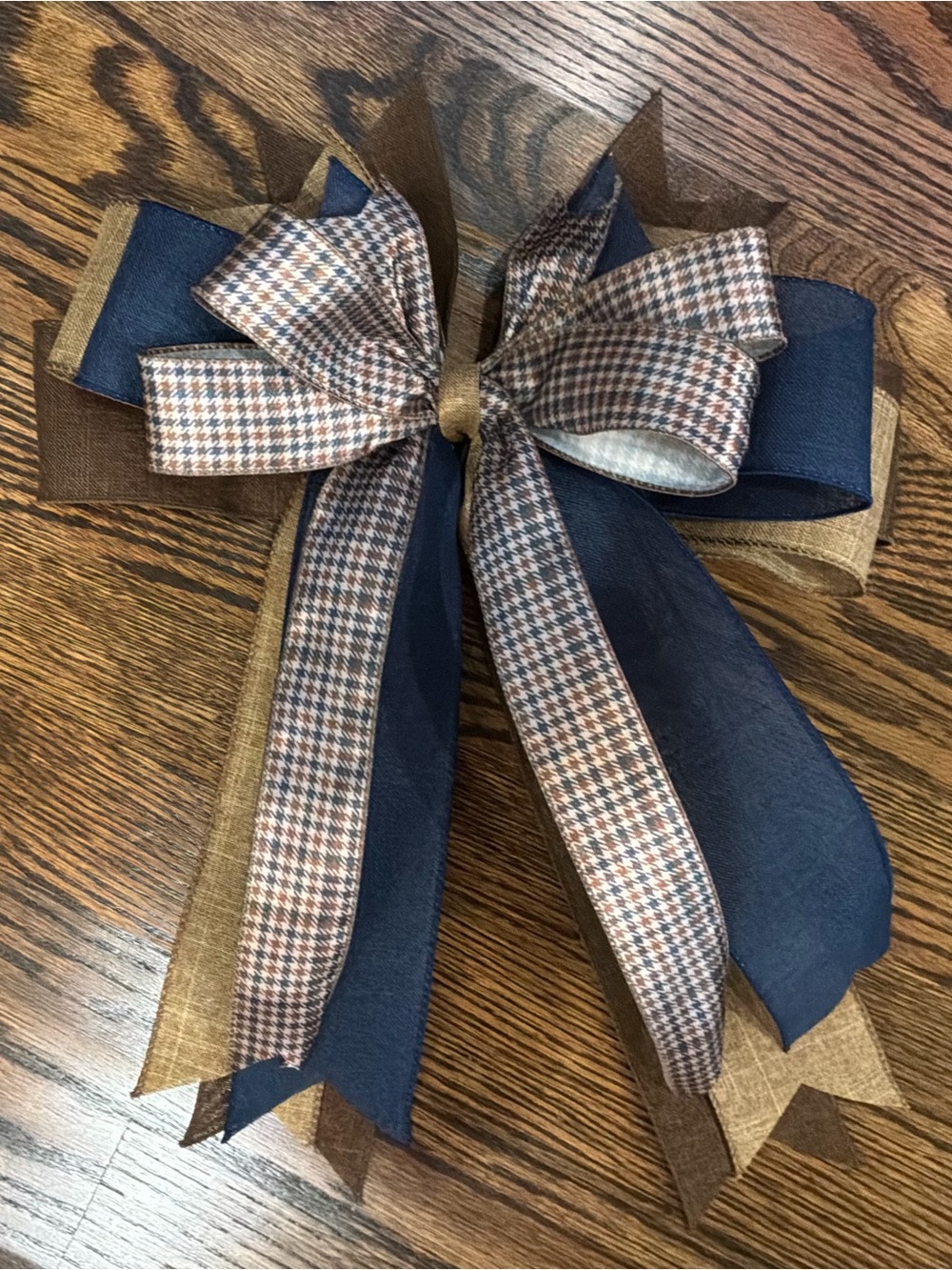 Decorative Layered Bow Wreath Accent in Navy and Brown